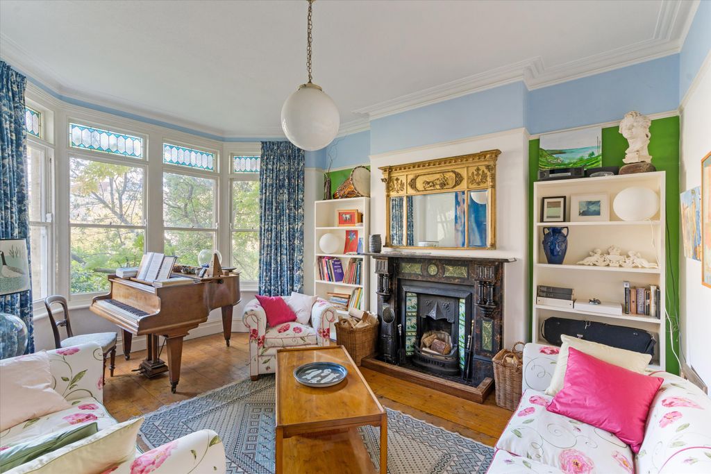 Property photo 3 of 20 Image