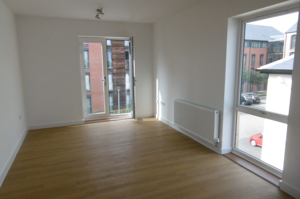 Property photo 2 of 8 (Main)