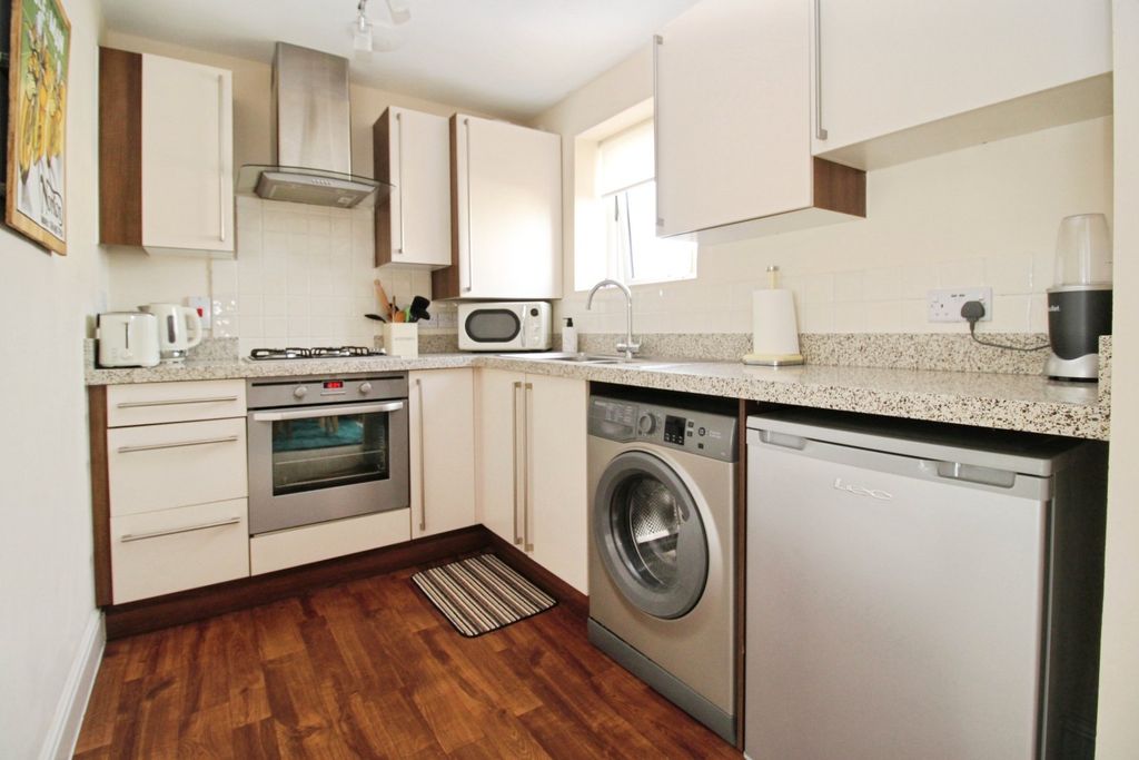 Property photo 3 of 13 Kitchen