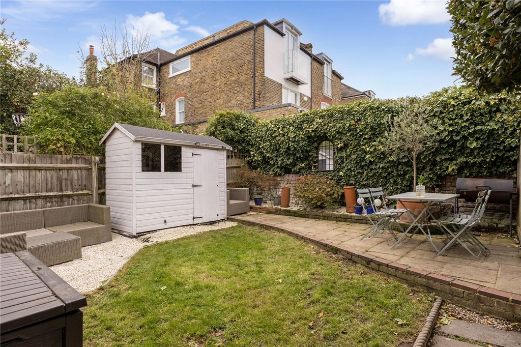 Property photo 2 of 12 Garden