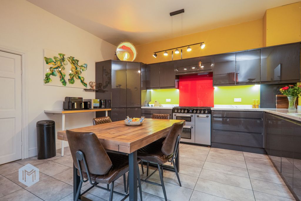 Property photo 2 of 24 Picture No. 15