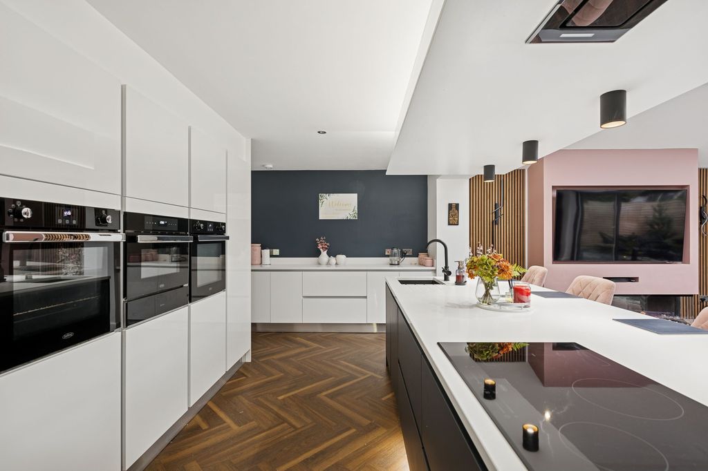 Property photo 3 of 38 Open Plan Kitchen