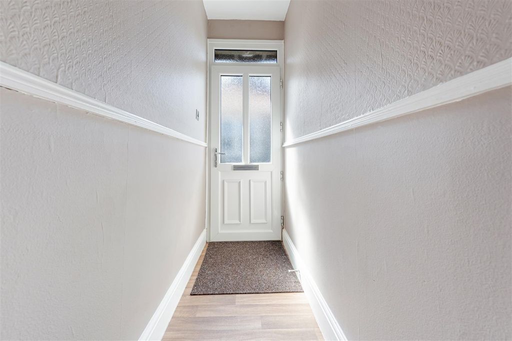 Property photo 3 of 16 Entrance