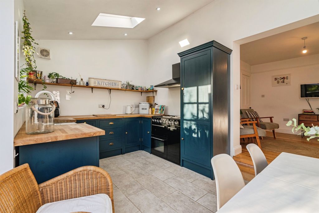 Property photo 3 of 18 Kitchen / Dining Room