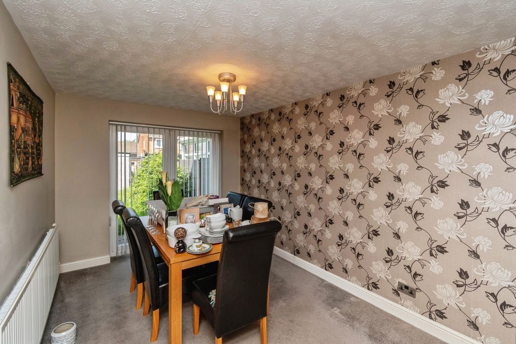 Property photo 3 of 17 Pbox-Img.Jpg