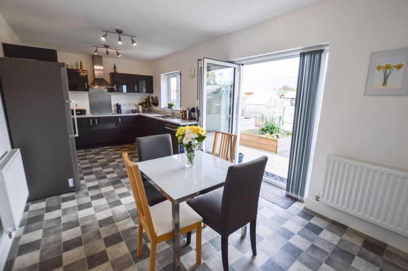 Property photo 1 of 15 Photo 12