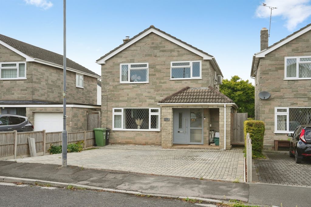 Property photo 1 of 22