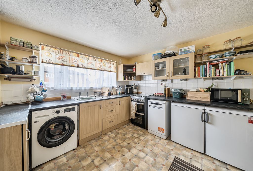 Property photo 2 of 23 1365491-7-68E91c3...