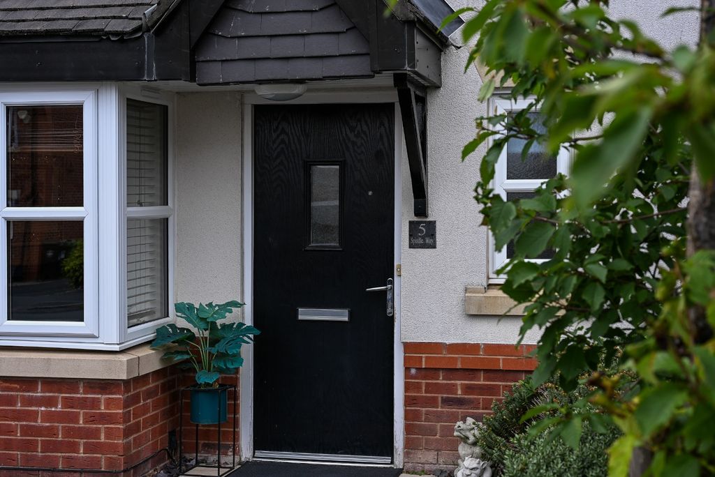 Property photo 2 of 32 4299711
