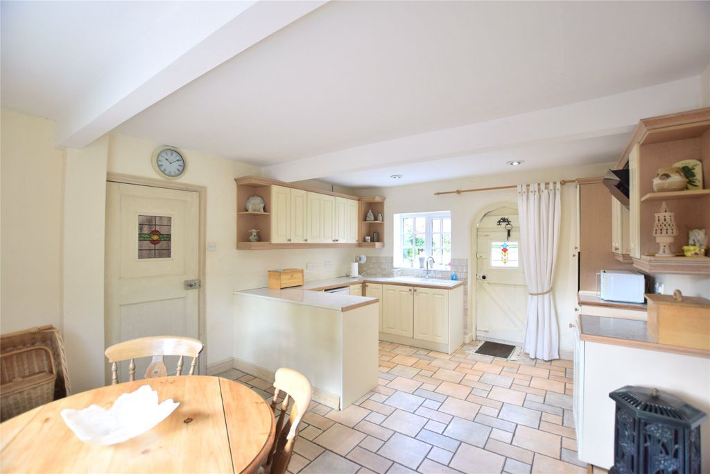 Property photo 2 of 17 Dining Kitchen