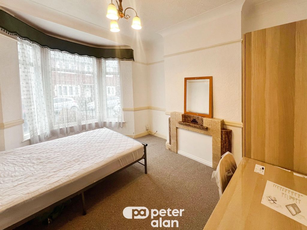 Property photo 2 of 11 Front