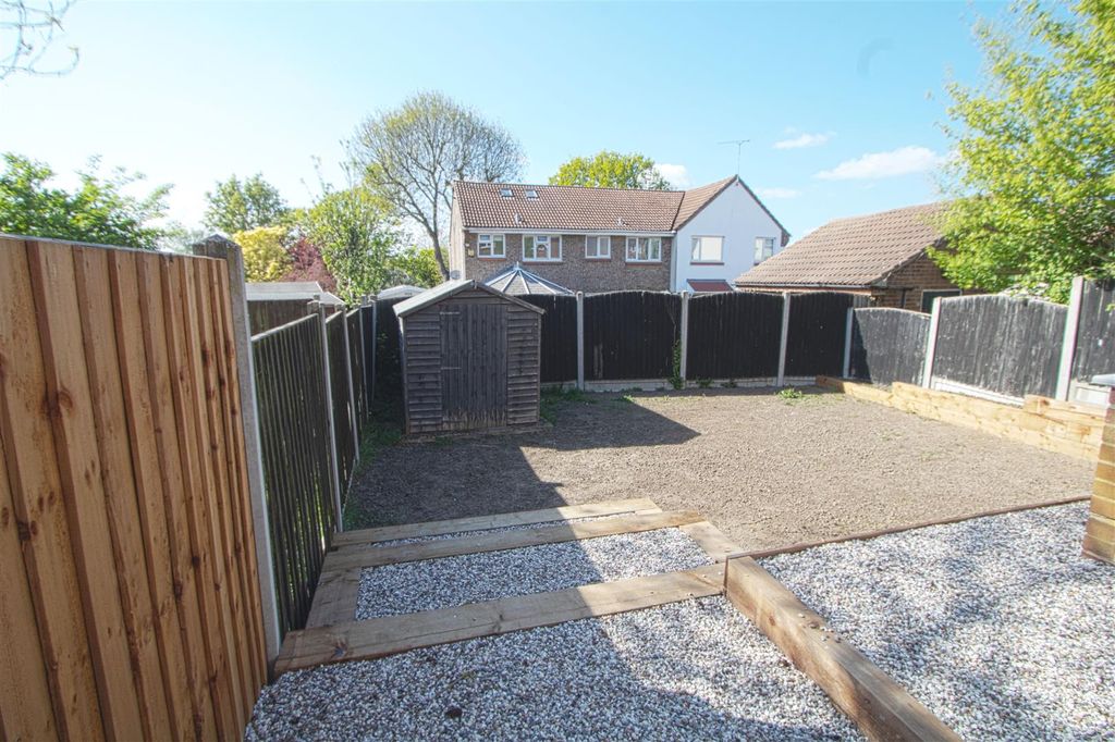 Property photo 2 of 13 Garden .Jpg