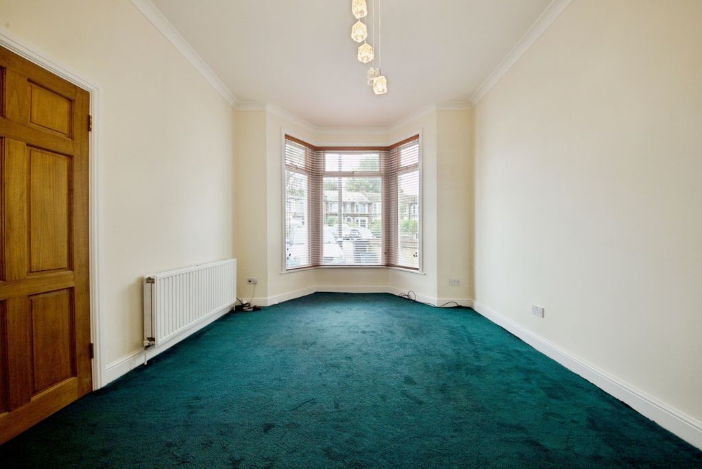 Property photo 3 of 25 Photo