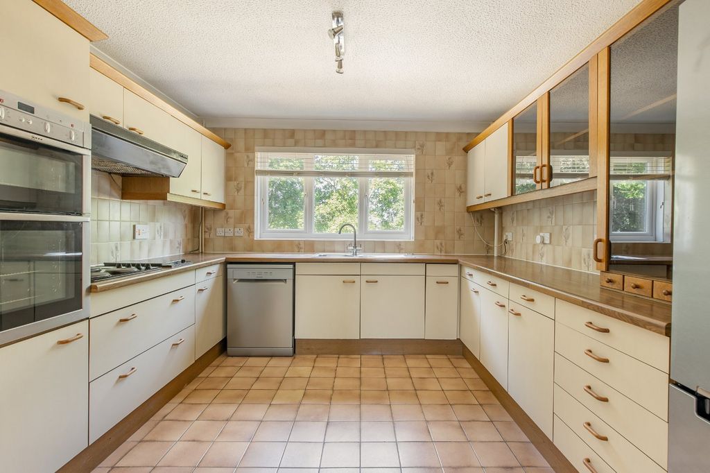 Property photo 3 of 15 Kitchen