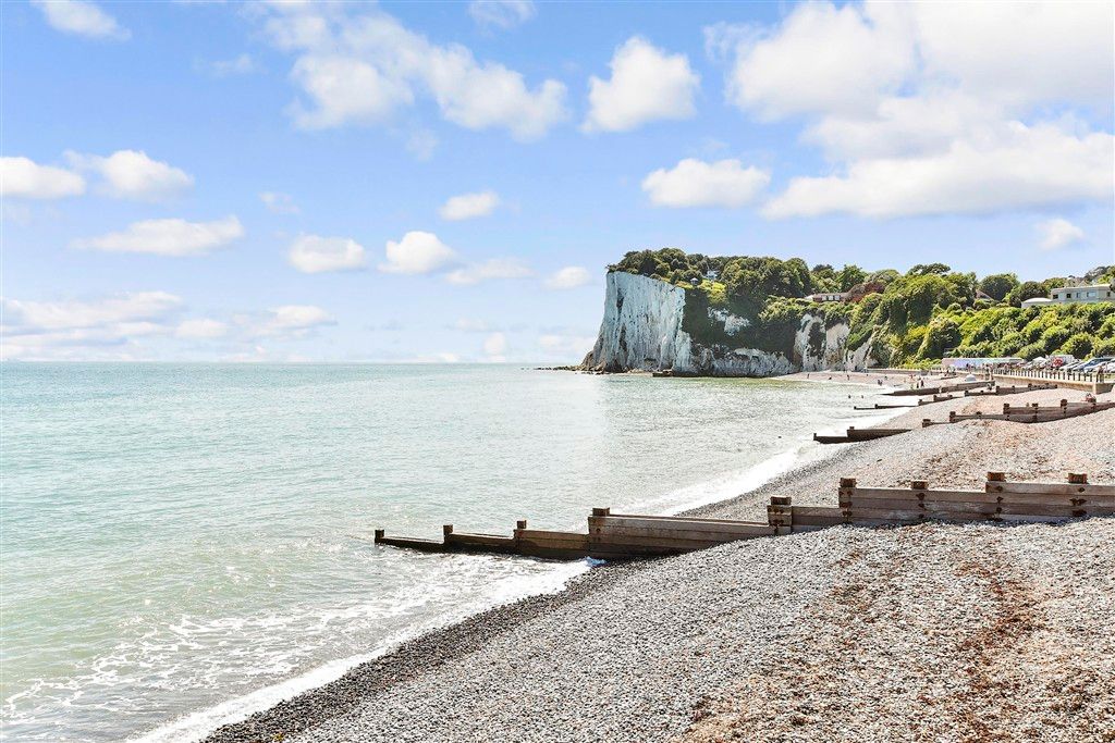 Property photo 3 of 10 Surrounding Area