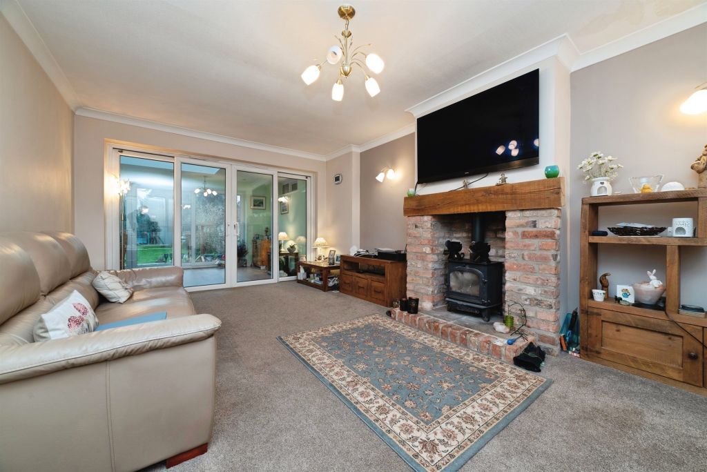 Property photo 2 of 21