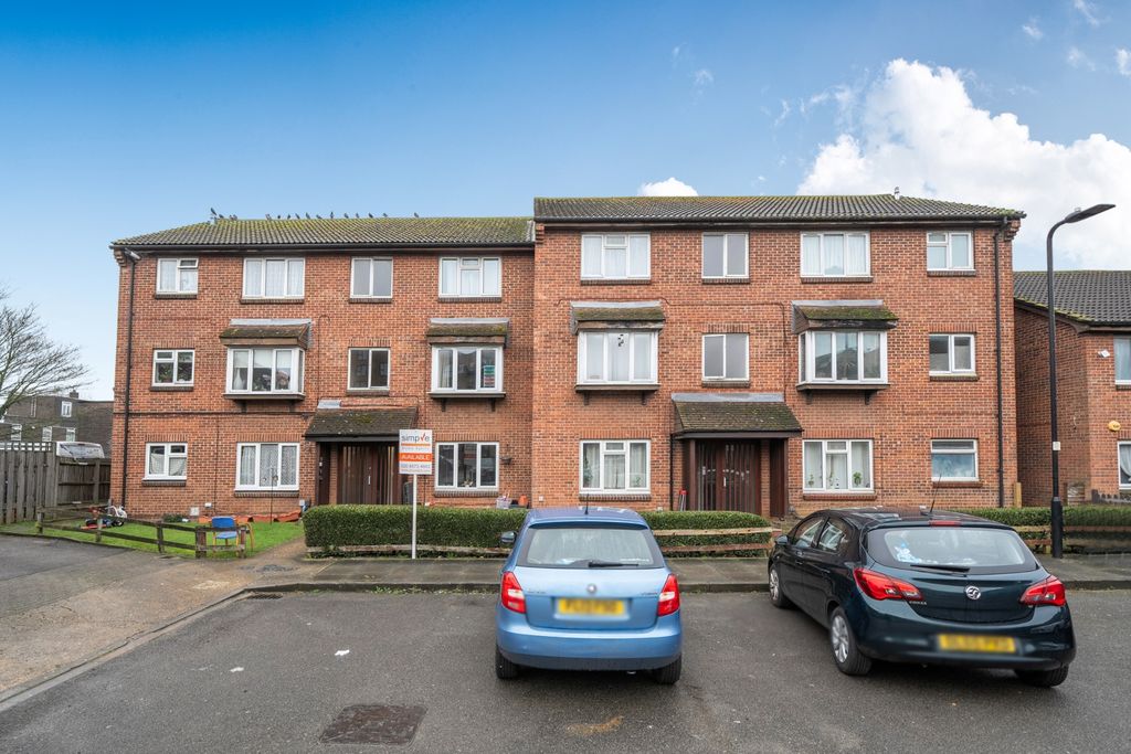 Property photo 1 of 15 Photo 16