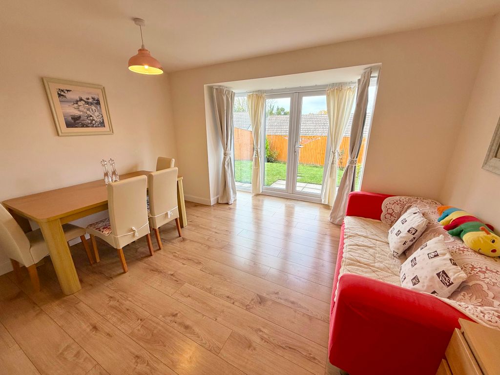 Property photo 2 of 31