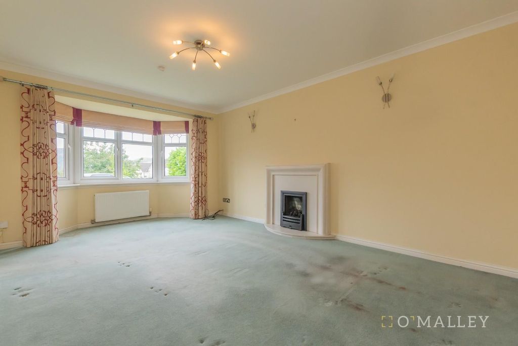Property photo 2 of 13 Living Room