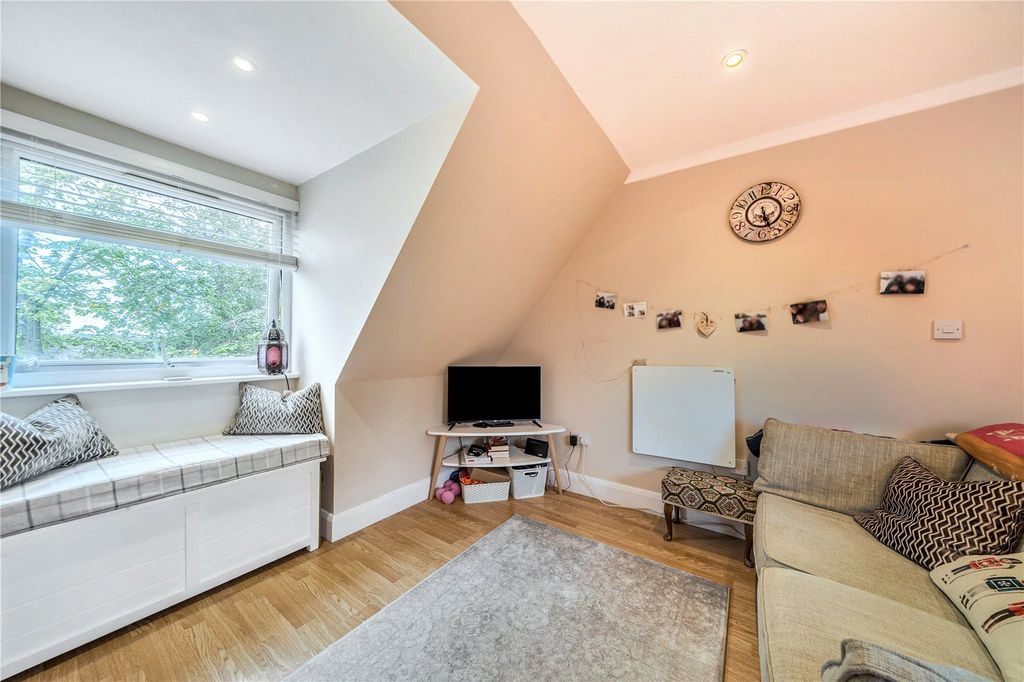 Property photo 3 of 9 Living Area