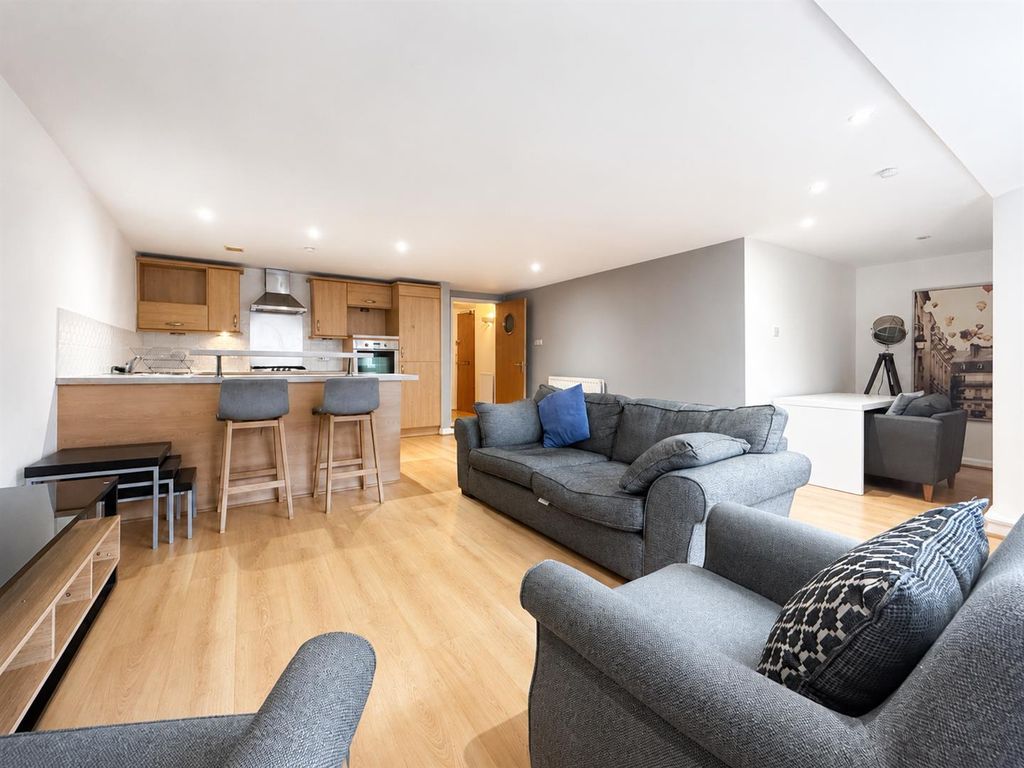 Property photo 3 of 12 D0Ab5Aa1-A72A-48F4-B101-7C429Ad02CD9.Png