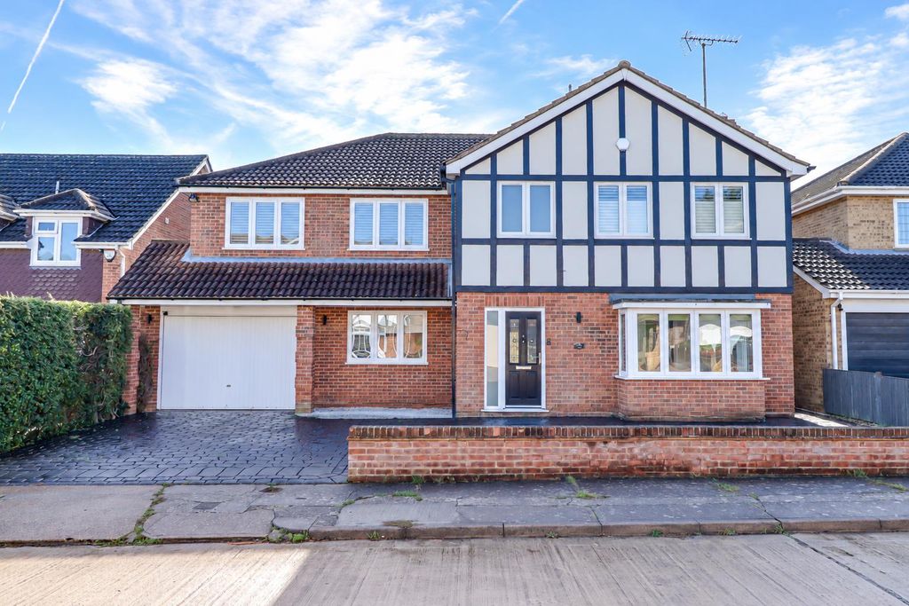 Property photo 1 of 36