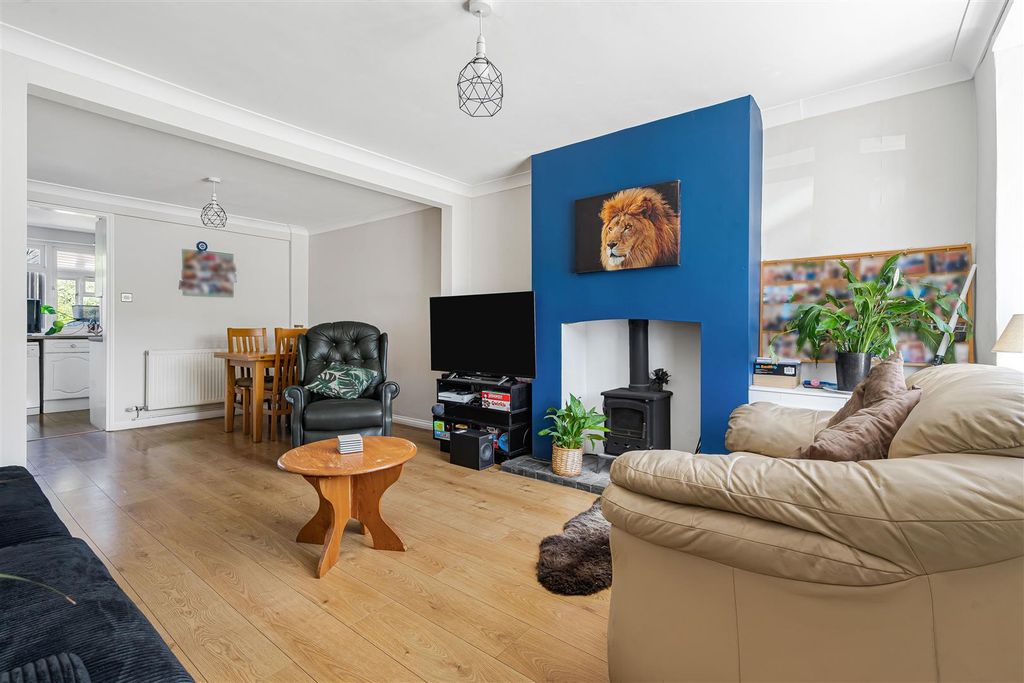Property photo 2 of 14 12_86129.Jpg