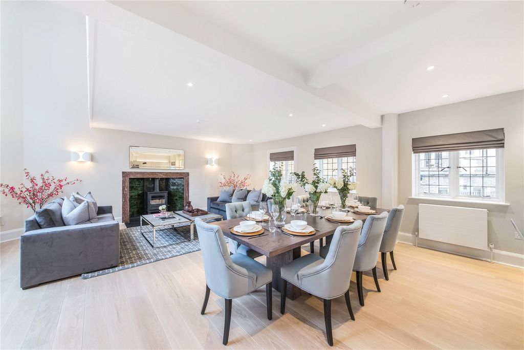 Property photo 2 of 14 Reception/Dining