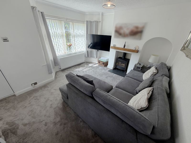 Property photo 3 of 30 Lounge