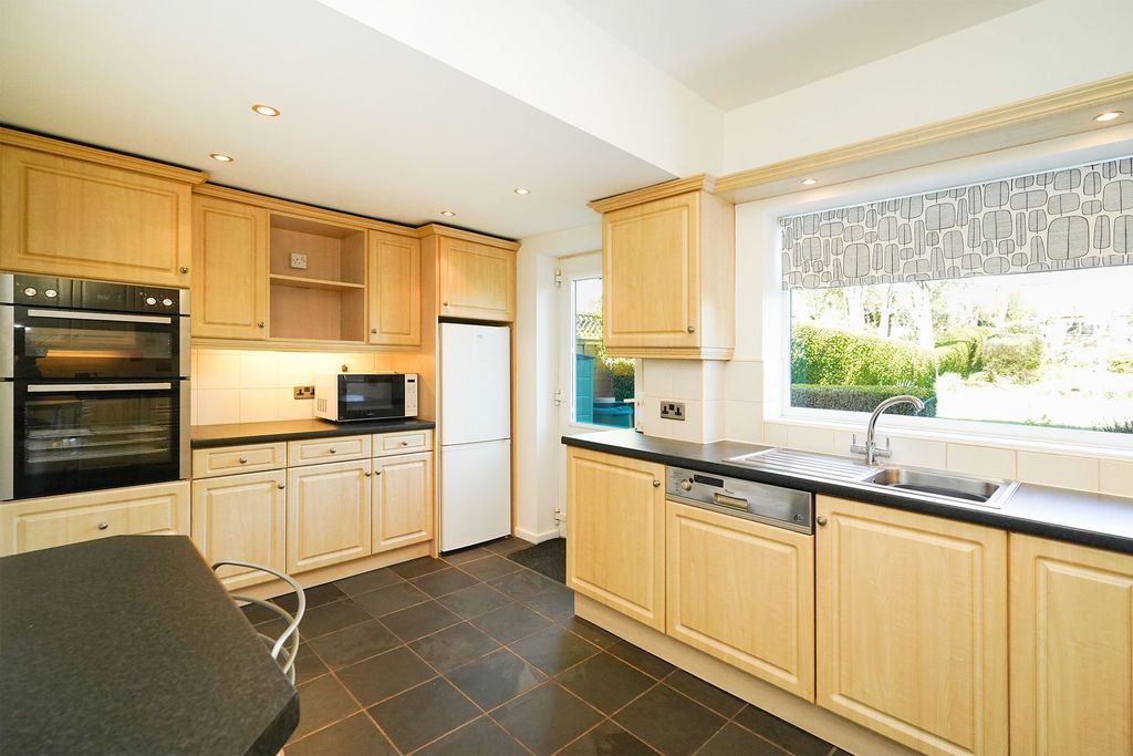 Property photo 3 of 24