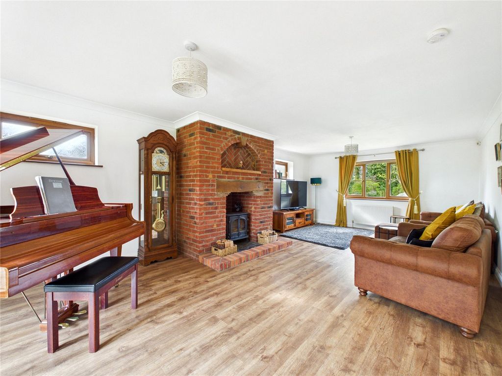 Property photo 3 of 23 Picture No. 02