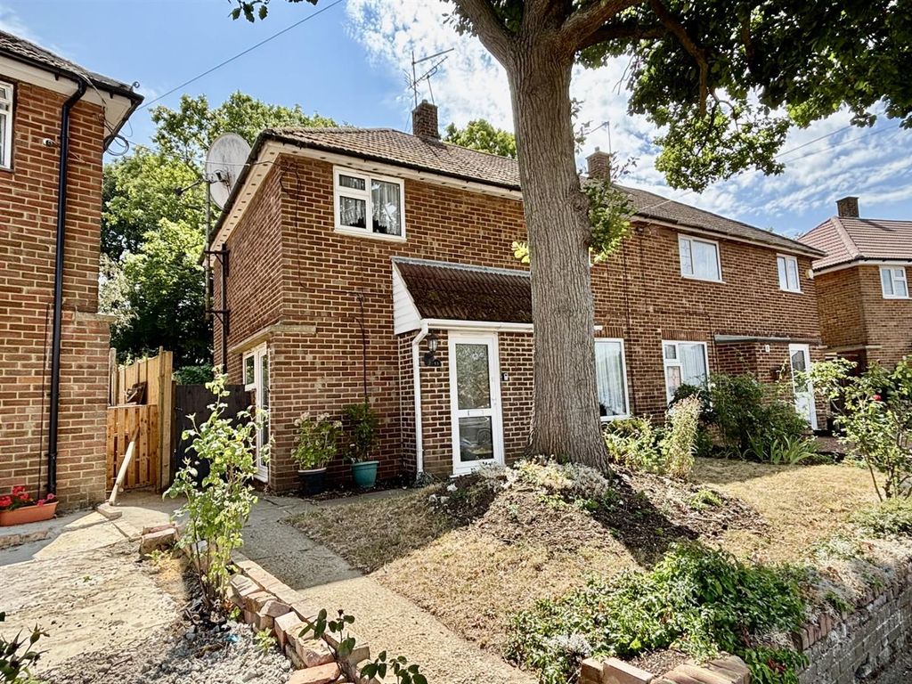 Property photo 1 of 16 Pennant Road