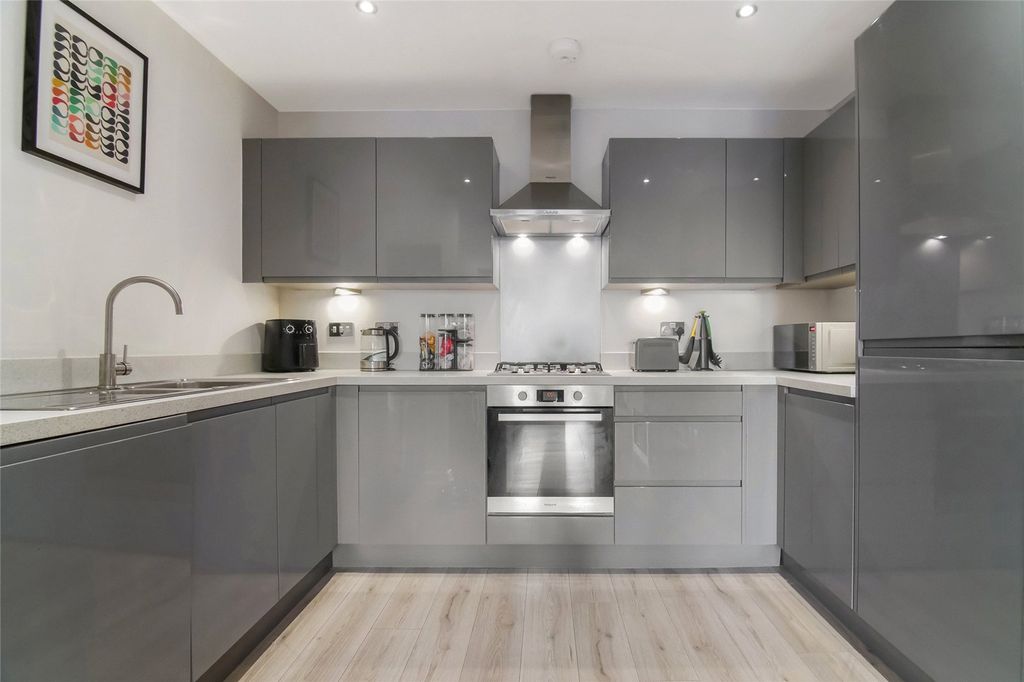 Property photo 3 of 22 Picture No. 14