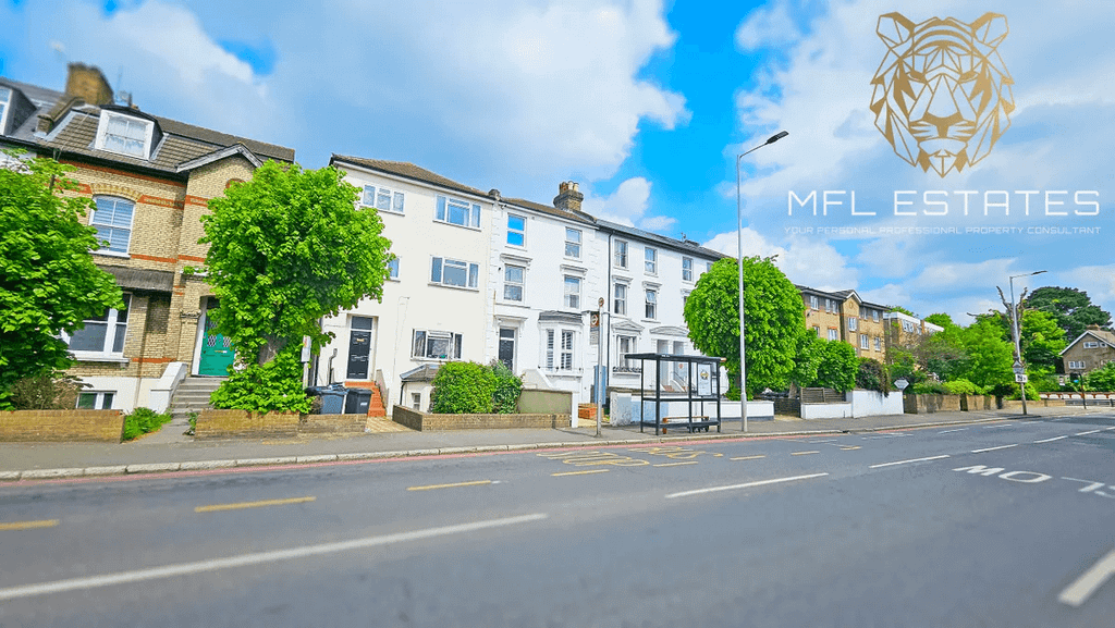 Property photo 1 of 13 Addiscombe Road, Cr0. Spacious 2-Bed Ground Floor Period Conversion With Private Garden & Parking – No Onward Chain