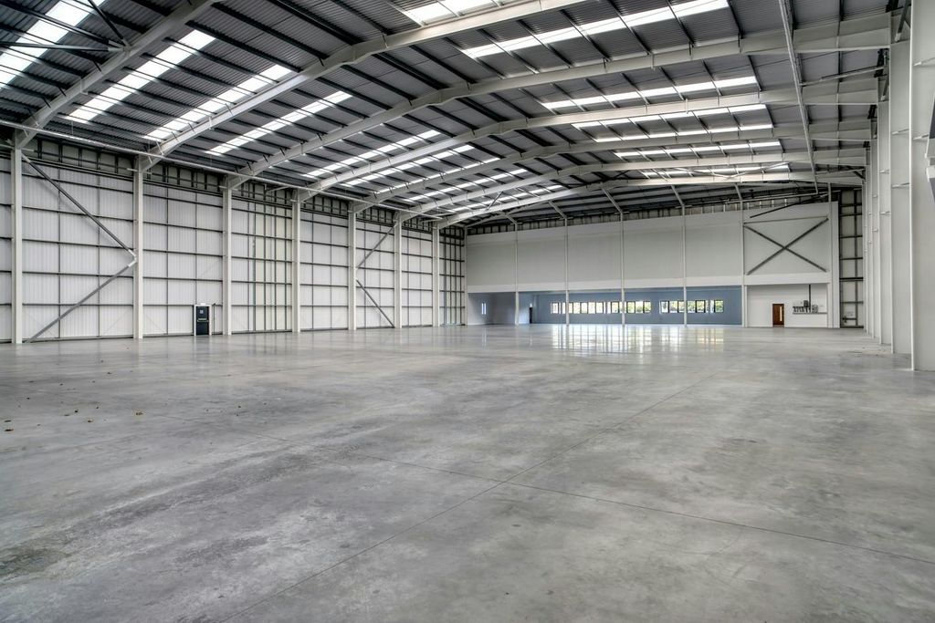 Property photo 3 of 19 Unit 5 Warehouse