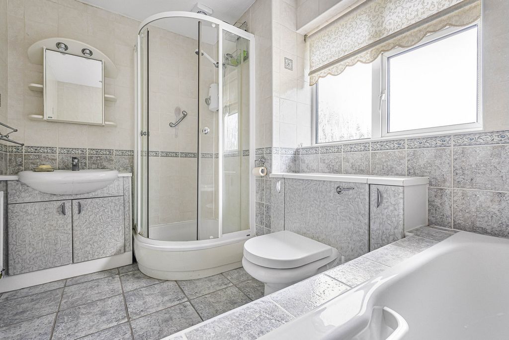 Property photo 3 of 24