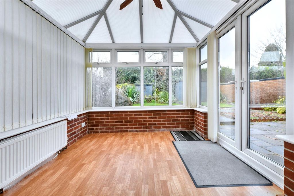 Property photo 3 of 25 Conservatory_1.Jpeg