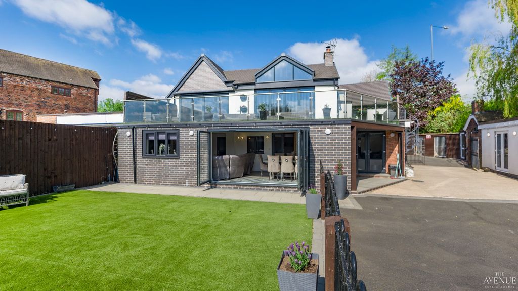 Property photo 1 of 55 4815201
