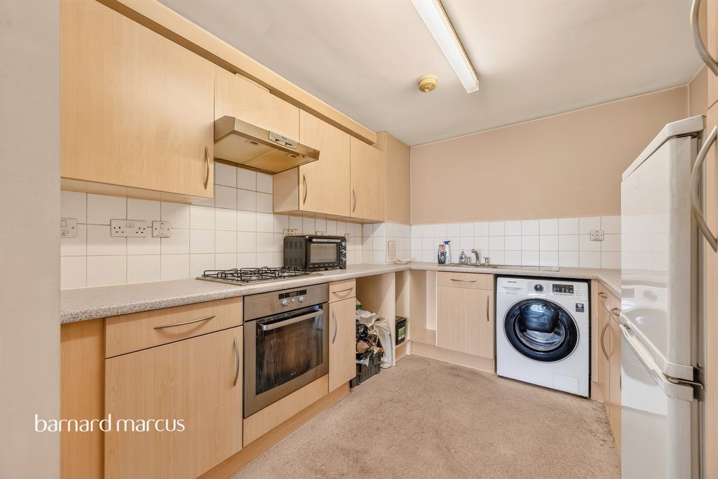 Property photo 2 of 21