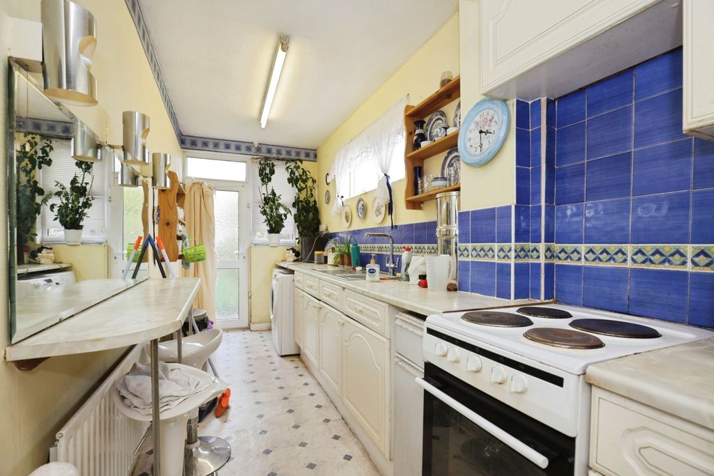 Property photo 3 of 17 Photo