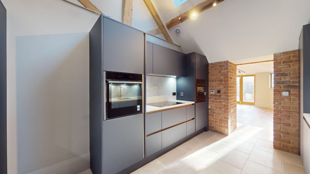 Property photo 2 of 23 3390202