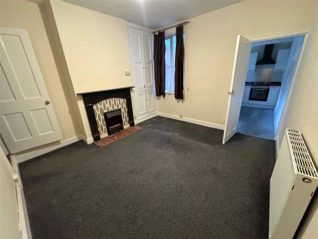 Property photo 3 of 7 Lounge