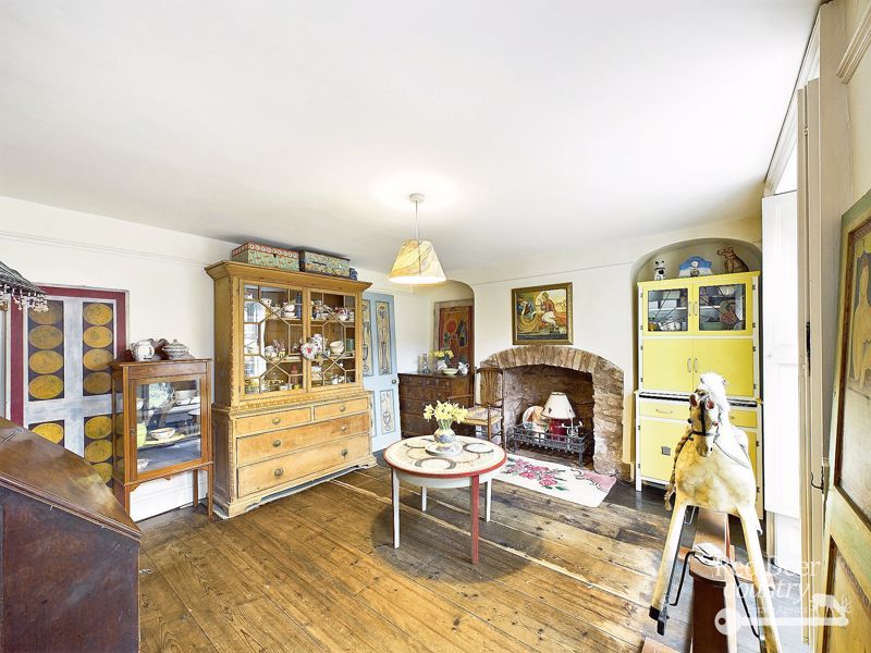 Property photo 3 of 25 Drawing Room