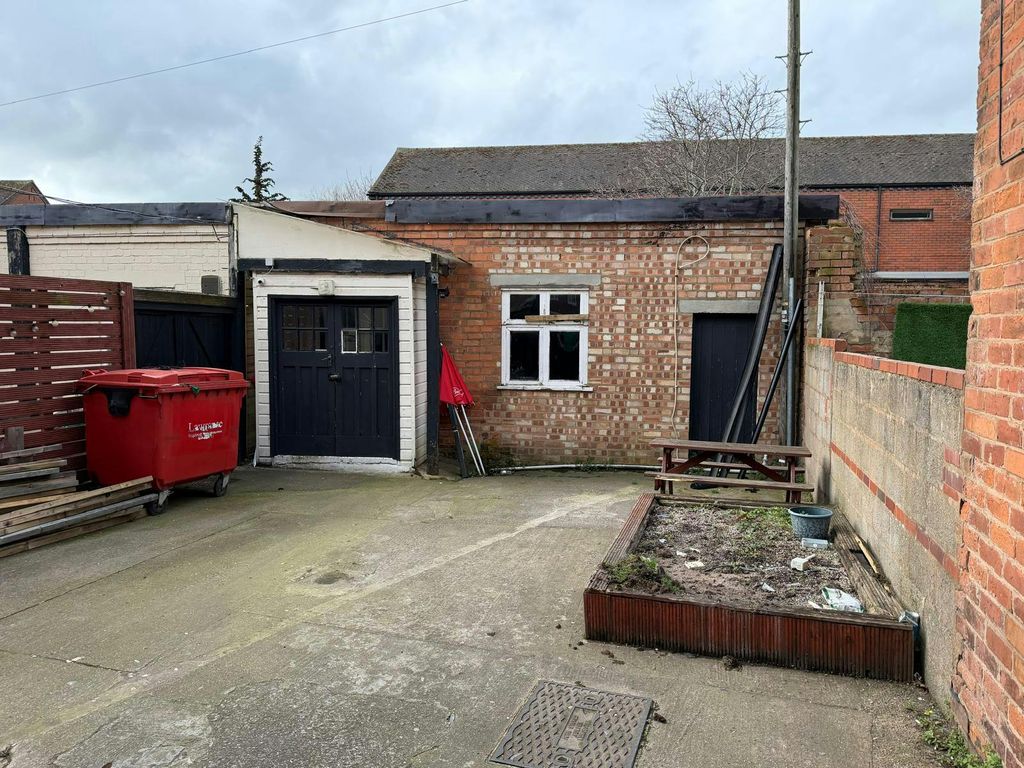 Property photo 2 of 13 P2.Jpg