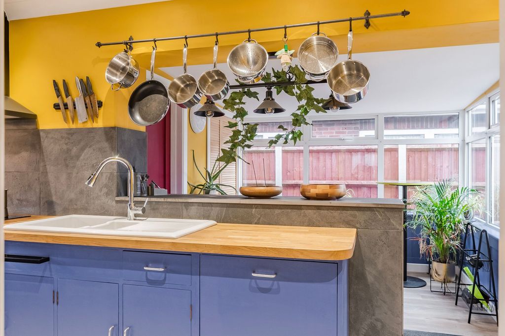 Property photo 2 of 16