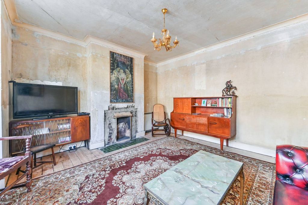 Property photo 3 of 8