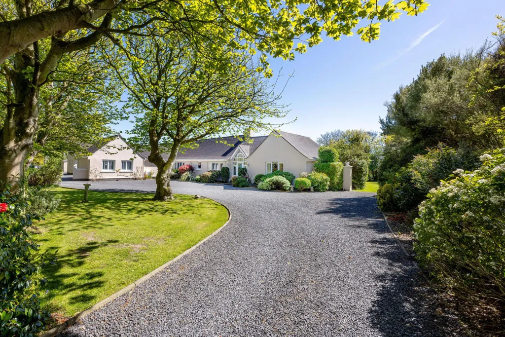 Property photo 1 of 53