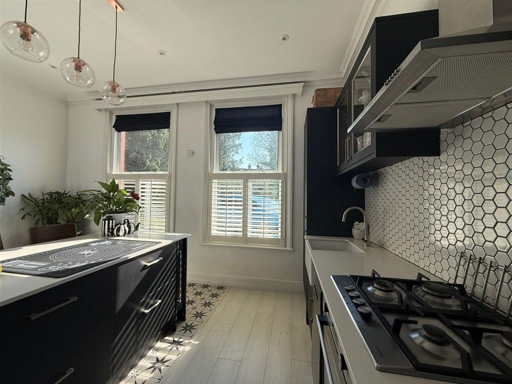 Property photo 3 of 8 Kitchen