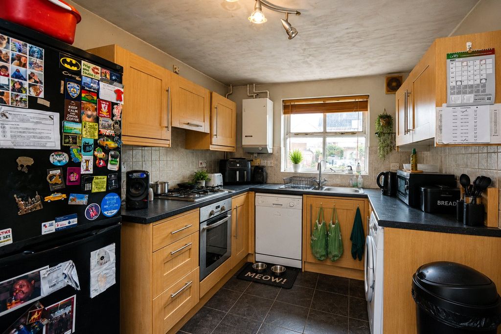 Property photo 2 of 10 Picture No. 15