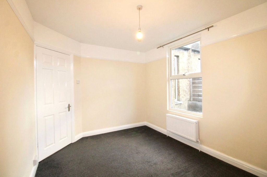 Property photo 2 of 8 Picture No. 01